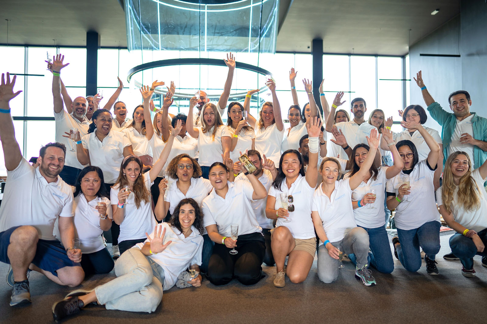 Teambuilding en soufflerie chez LUXFLY, le plaisir de voler ensemble